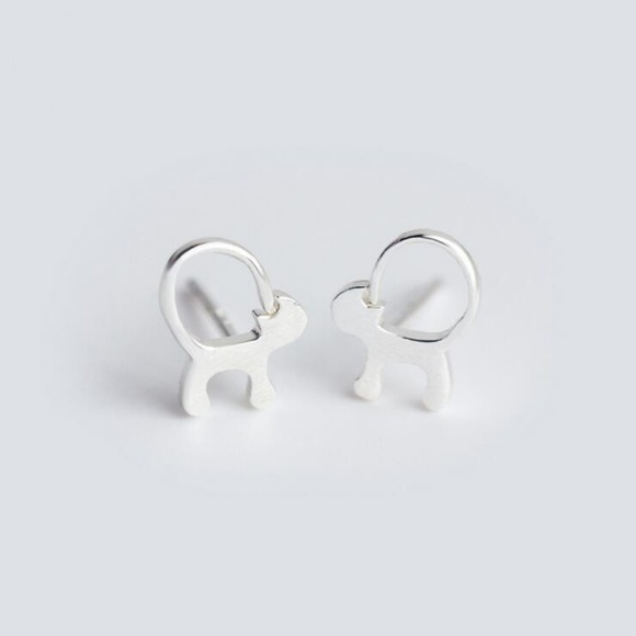 ❤️4 for $20 Sale❤️ Silver cat Stud Earrings - Picture 2 of 4
